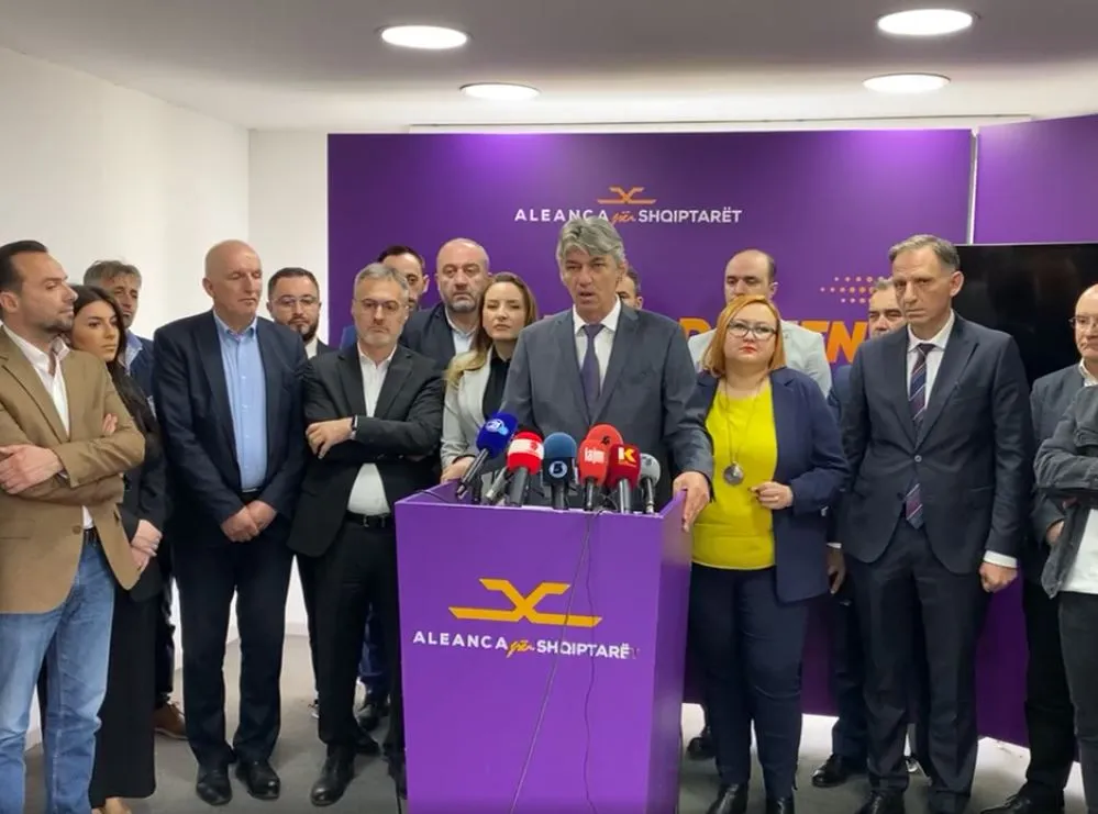 Edhe Sela shprehet për zgjedhje të dyfishta, mohon bashkëpunim me VLEN-in | VIDEO