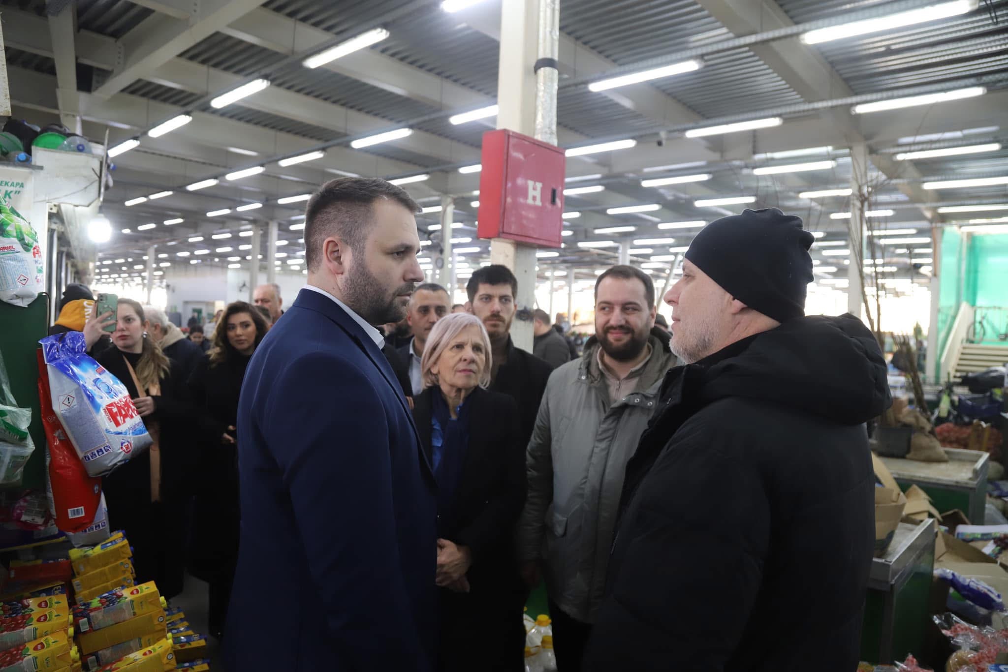 Zyrtarë të VLEN vizituan Tregun në “Bit Pazar” në Shkup