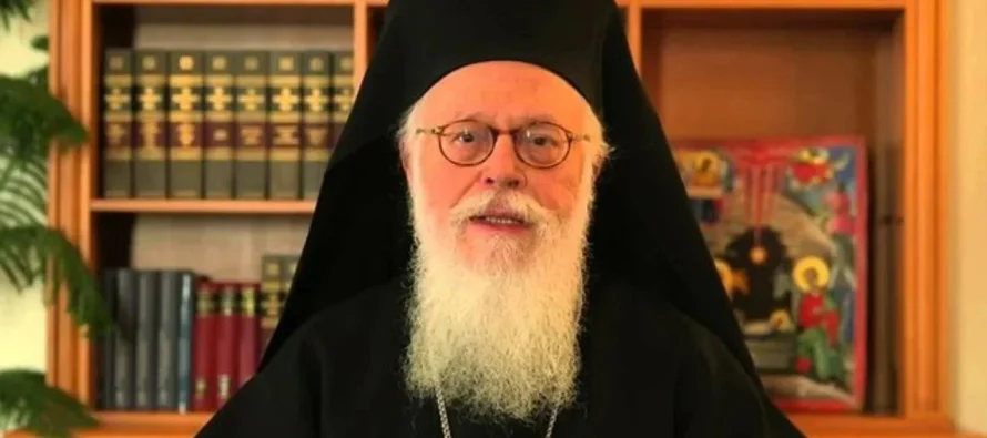 Ndërron jetë në moshën 95-vjeçare kryepeshkopi i Shqipërisë, Anastas Janullatos