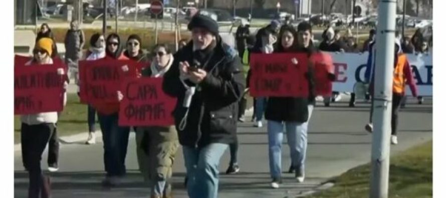 Vazhdojnë protestat në Serbi, bllokohet një urë në Beograd