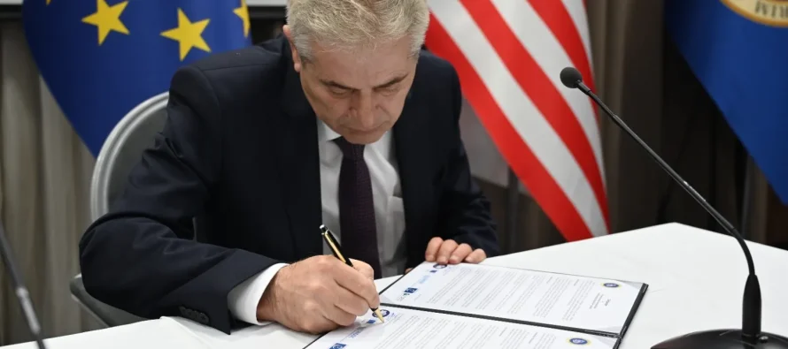 Çka parashikon  strategjia e SHBA-ve kundër Korrupsionit që sot e nënshkroi Ahmeti?!