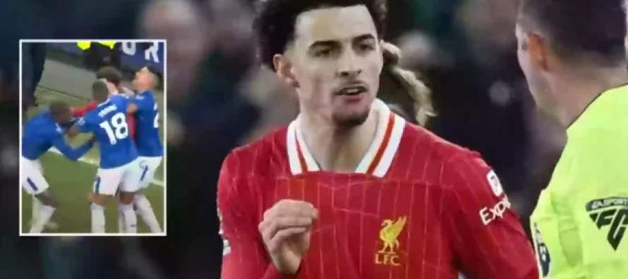 Curtis Jones thyen heshtjen pasi u ndëshkua me karton të kuq në derbin e Merseyside