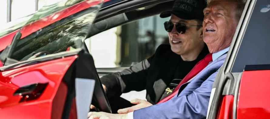 Elon Musk do t’i dhurojë 100 milionë dollarë Trump-it për reklamimin e Tesla-s
