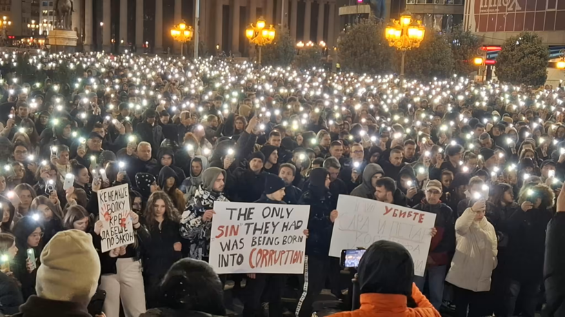 Shkupi proteston – kujton 59 viktimat e tragjedisë së Koçanit | VIDEO