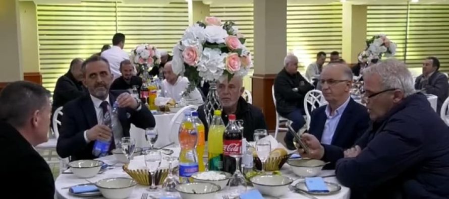 Muftinia e Gostivarit shtroi iftarin tradicional me nëpunësit fetar | VIDEO