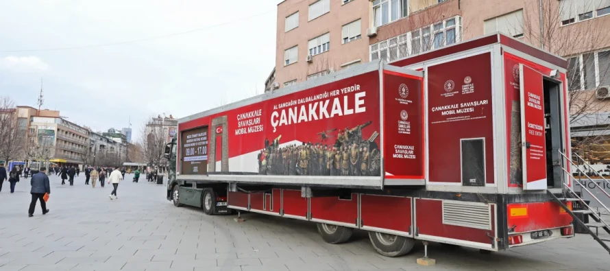 Muzeu mobil “Luftërat e Çanakalasë” u hap për vizitorët në Kosovë