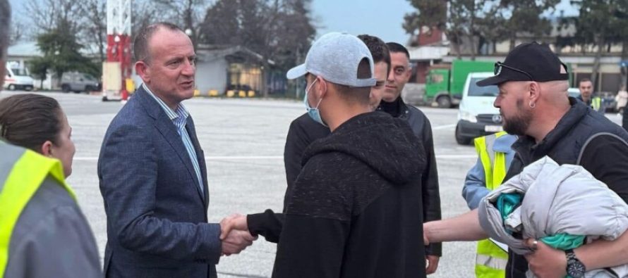 Një pacient kthehet nga Athina, Taravari: Pritet të vijnë edhe katër pacientë nga Spanja