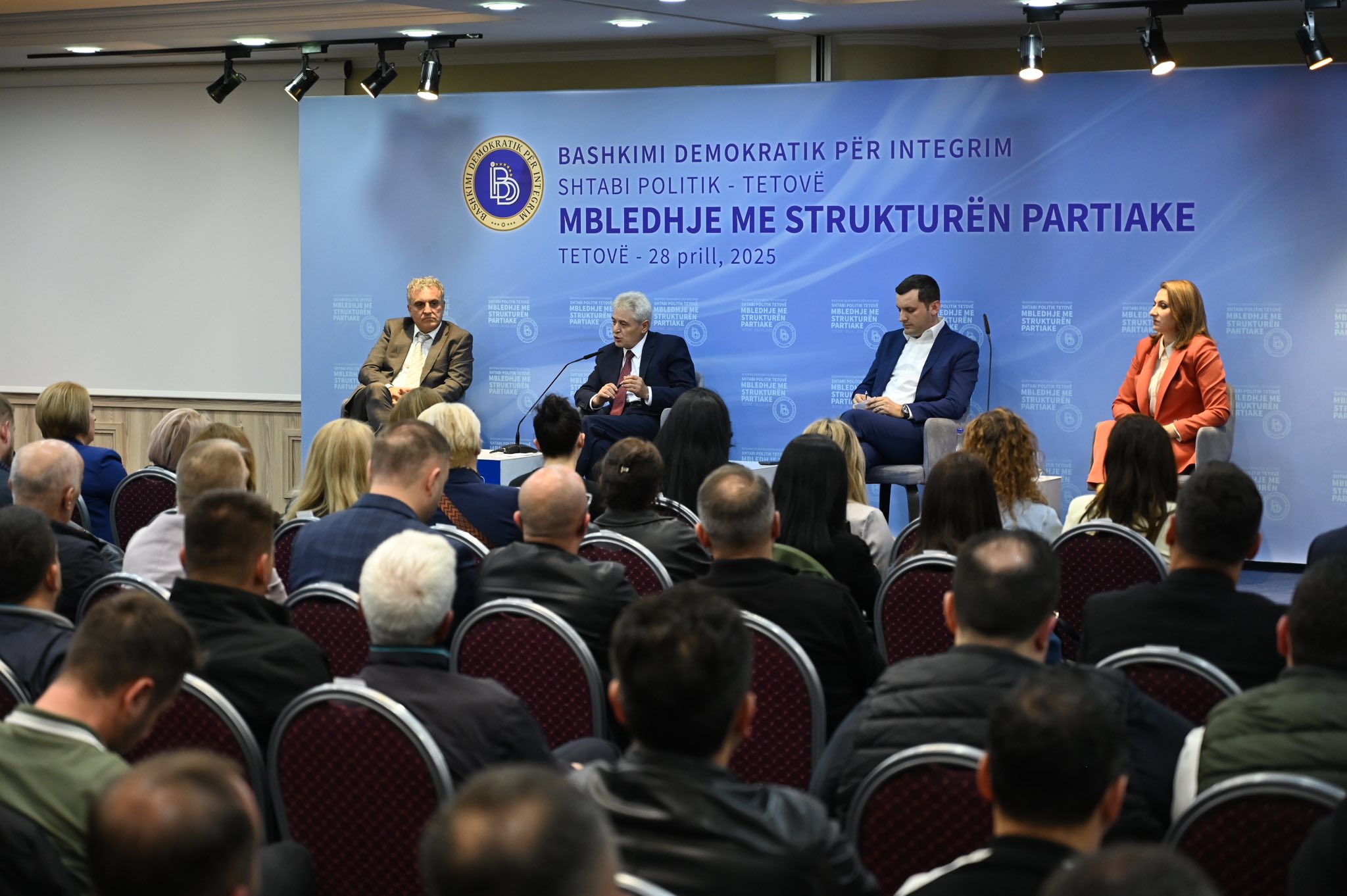 Ahmeti  Si në luftë ashtu në paqe  Tetovarët asnjëherë nuk u dorëzuan përballë padrejtësive