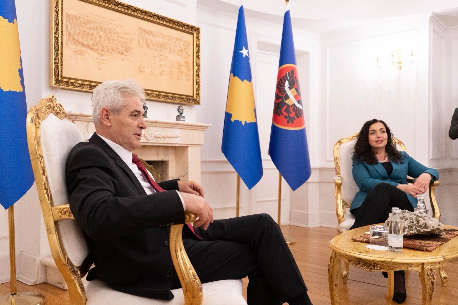 Ahmeti në takim te presidentja Osmani