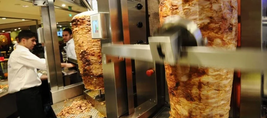 Turqi, mbi 600 persona të helmuar pasi konsumuan qebap në të njëjtin lokal