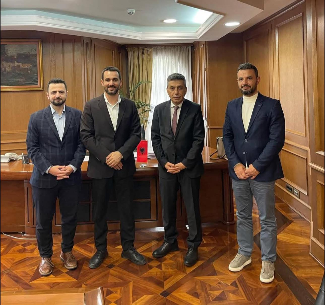 VLEN i dërgon urime Edi Ramës, pavarësisht mbështetjes për partitë opozitare!