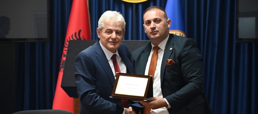 Lidhja e Bizneseve të Kosovës nderon  Ahmetin me Mirënjohje