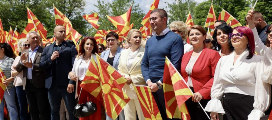 Mickoski: Shumë miq më kërkonin ta largoj më herët nga qeveria Taravarin | VIDEO