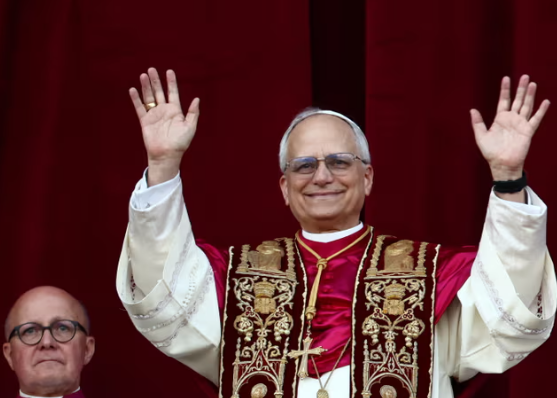 Papa Leoni XIV del nga spitali pas operacionit në mushkëri