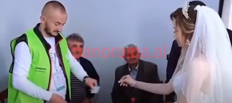 E reja voton me fustan nusërie – Vota mes emocioneve të ditës më të rëndësishme