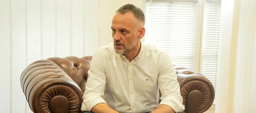 Fetai – lutje aktivistëve të ASH-së: Ktheni sytë nga VLEN-i!