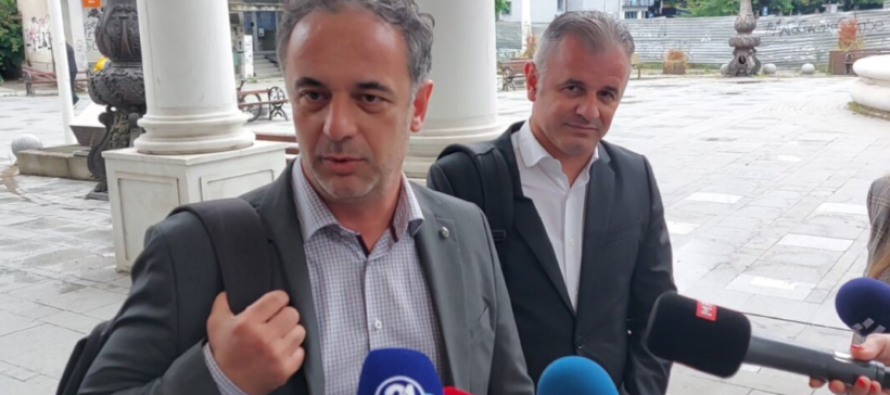 Azir Aliu dorëzohet përballë Mickoskit për “parkingun”!