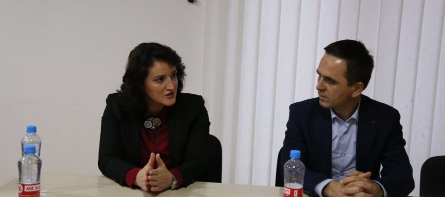 Besa Kadriu kundër promovimit të donacionit serb në Tetovë: “Dinjiteti nuk është për shitje”