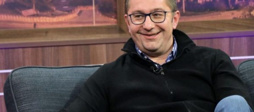 Mickoski: Fetai dhe Mexhiti të kërkojnë falje nëse kanë përdorur veturat zyrtare për qëllime partiake