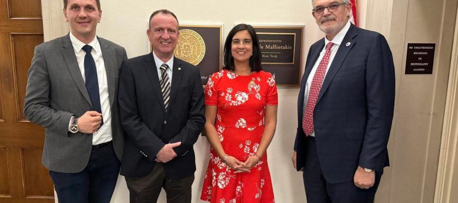 Arben Taravari takim me kongresisten amerikane Nicole Malliotakis