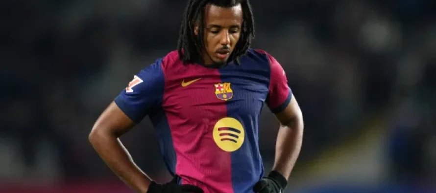 Barcelona nis bisedimet për rinovimin e Koundé – Deco takohet me agjentin