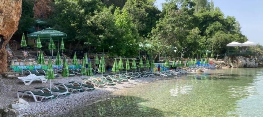 Liqeni i Ohrit merr një jetë tjetër – Mbytet pushuesi në Strugë