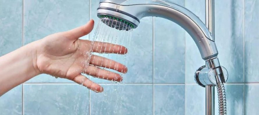 Sa shpesh duhet të bëjmë dush në verë?