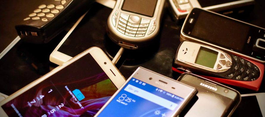 Riciklimi i telefonave mund të kursejë miliona – ja si të veproni