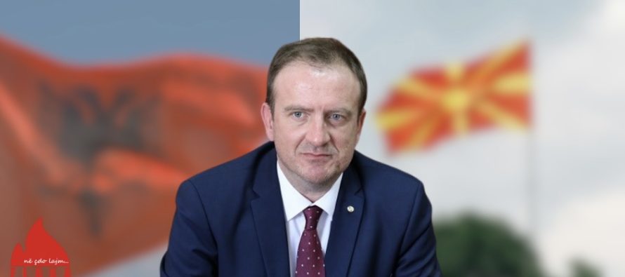 Flaka analizon: Aleanca për Shqiptarët vendos identitetin kombëtar në qendër të platformës politike