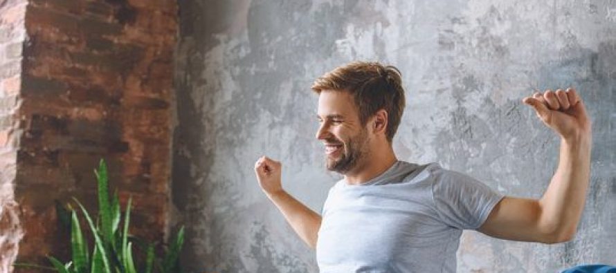 Kur është koha ideale për t’u zgjuar në mëngjes?