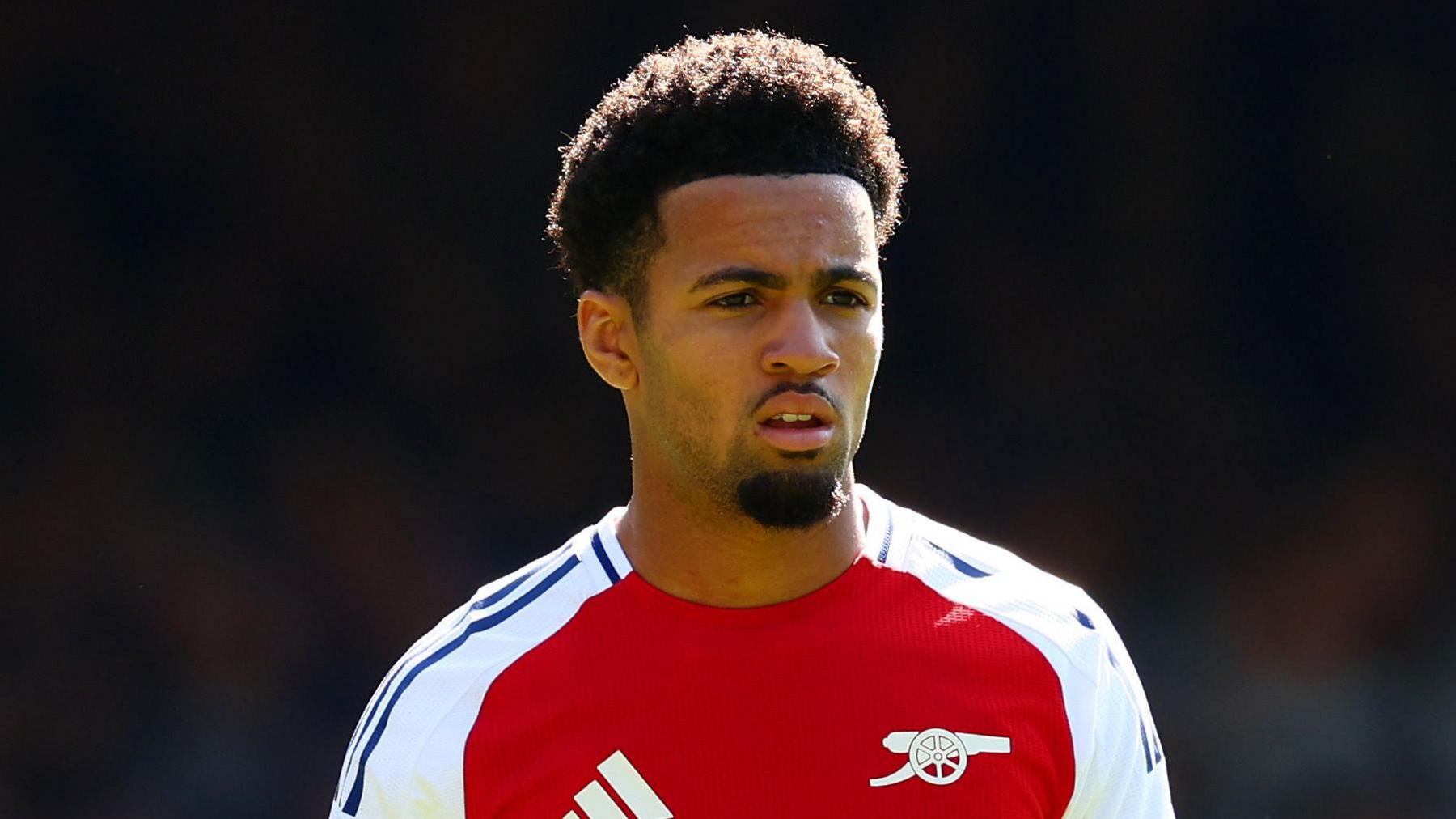 Pas titullit në Premier League  Arsenal mund të përballet me largimin e talentit Ethan Nwaneri