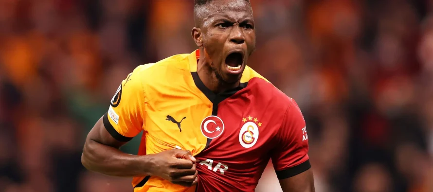 Osimhen drejt Galatasaray – vendimi final në duart e De Laurentiis