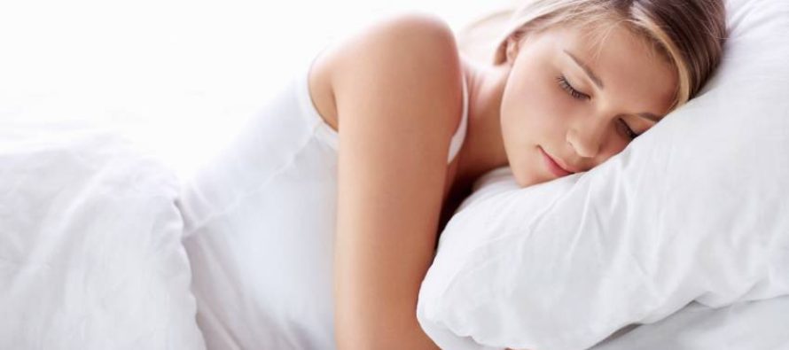 Si të flini më mirë në të nxehtë