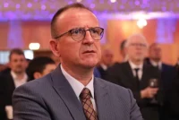 Arben Taravari: “Gjuha shqipe nuk mbytet dot” – thirrje e fortë në mbështetje të studentëve