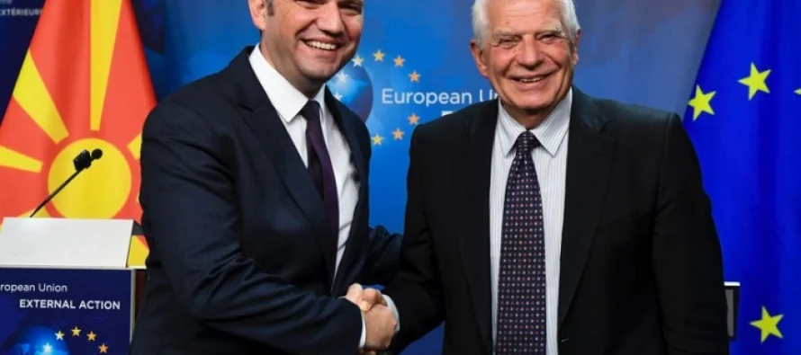 Bujar Osmani publikon mesazhin e Josep Borrell për qytetarët e Çairit