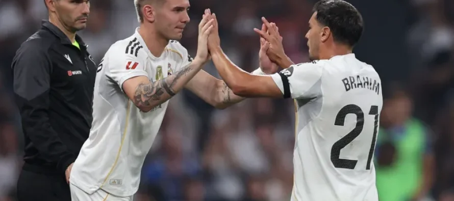 Dilema e Xabi Alonsos: Kush do të startojë në krahun e djathtë të sulmit?