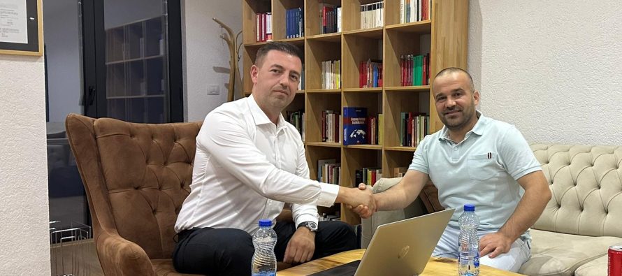 Kryetari i nëndegës së BESËS në Tearcë kalon me ASH-në dhe Nazim Taipin