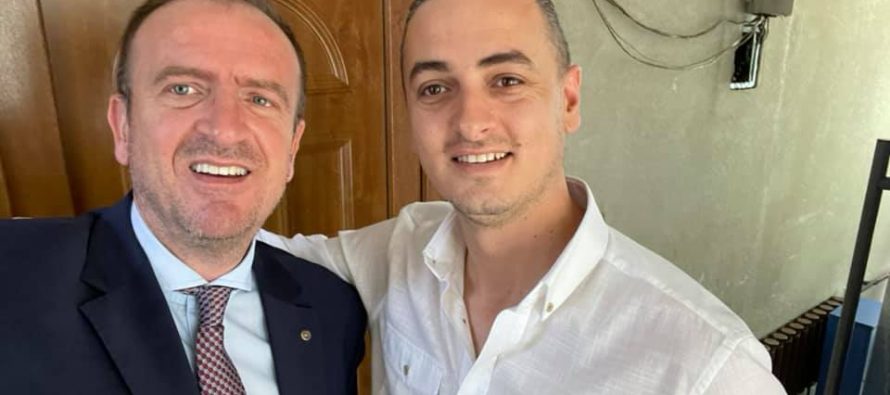 Kur s’ka argument, vjen shpifja: Profili i hakuar për të inskenuar largim nga Aleanca