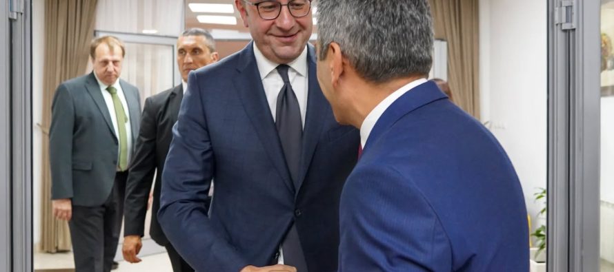 Blerim Bexheti me tone të ashpra ndaj Izet Mexhitit: Heshtni për UÇK-në – Ia puthni dorën padronit