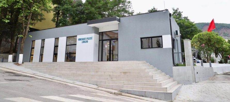 Policia nis hetimet për sulmin ndaj 19-vjeçarit në Librazhd