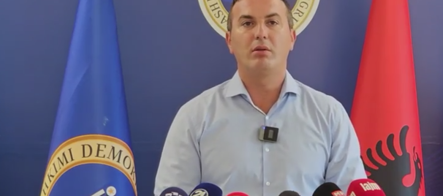 Arbër Ademi godet VLEN-in: “E ngritën flamurin para zgjedhjeve, e lanë bajrakun pas tyre”