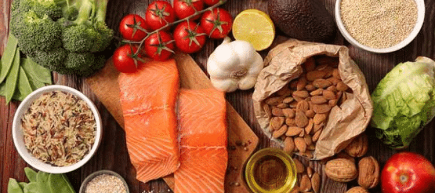 Çfarë nuk duhet të hani pas moshës 40 vjeçare – paralajmërimi i ekspertëve