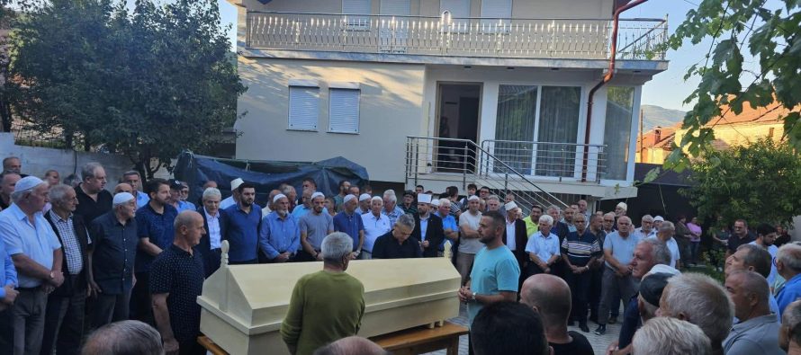 Ali Ahmeti i jep lamtumirën Fari Mehmedit: Patriot që mbeti besnik ndaj idealeve kombëtare