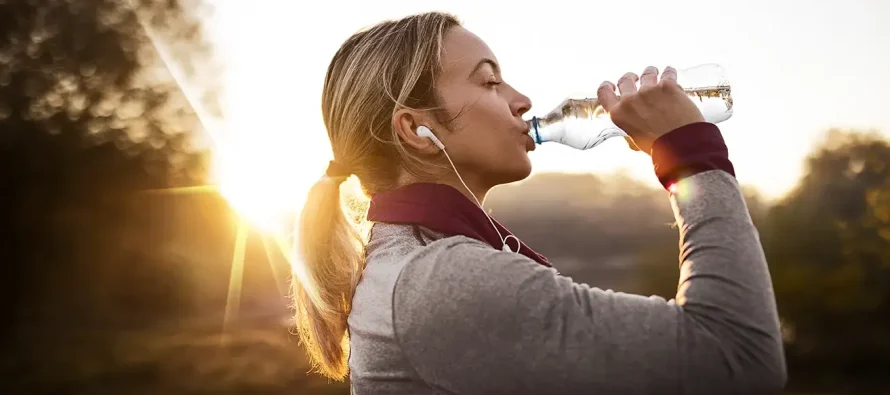 Sa ujë duhet të pimë çdo ditë?