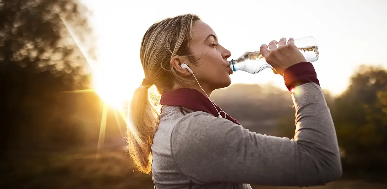 Sa ujë duhet të pimë çdo ditë 