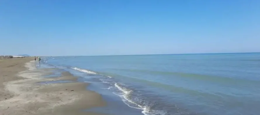 Tragjedi në Divjakë – 70-vjeçari humb jetën në det