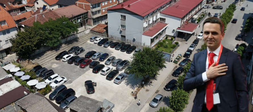 Kasami tallet me qytetarët e Tetovës: Promovon parking me 44 vende që nuk mjaftojnë as për gjykatën
