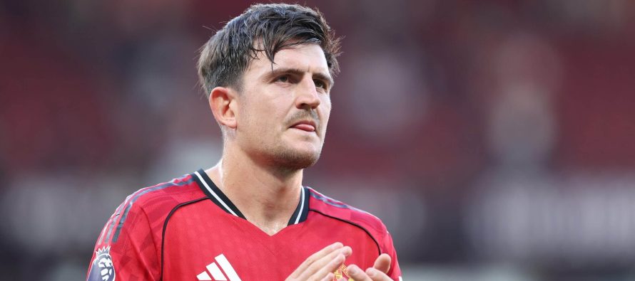 ZYRTARE: Harry Maguire rinovon me Manchester United deri në 2027