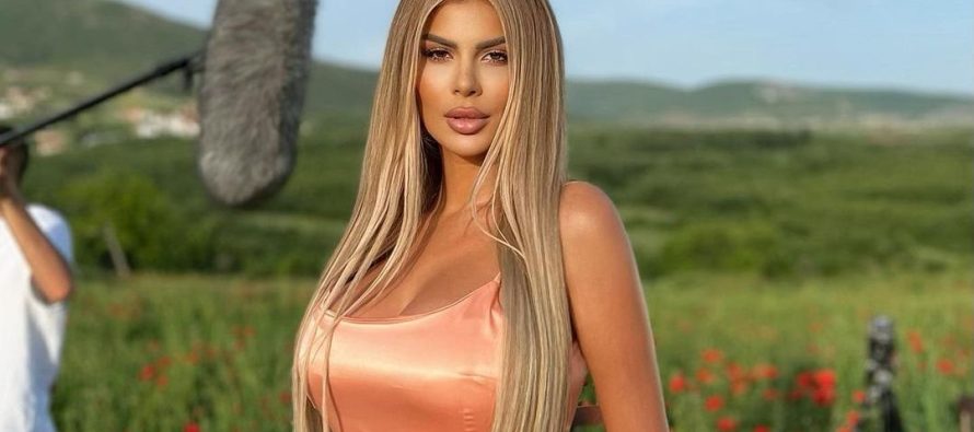 Luana Vjollca emocionon me foton e mbesës – ‘Dashuria e jetës’