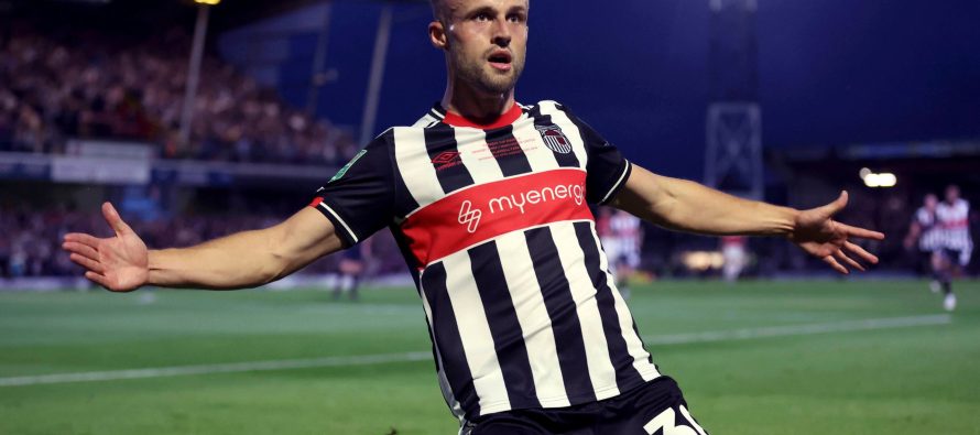 Nga Liga e Katërt në histori – Grimsby eliminoi Unitedin